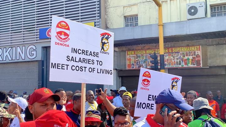 全国罢工游行：两大南非工会联合聚集首都表达诉求
